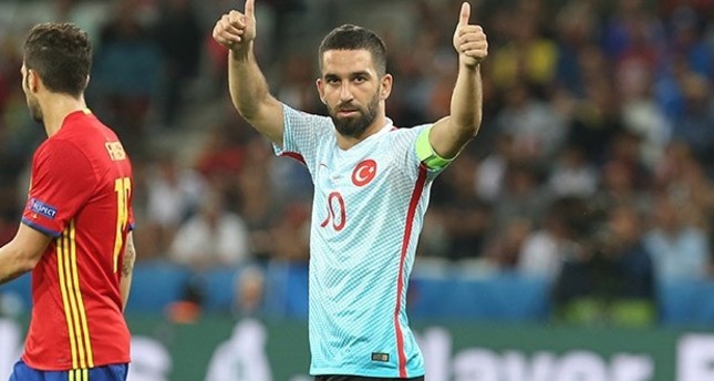 طوران يعود إلى قائمة تركيا استعداداً لتصفيات مونديال روسيا 2018