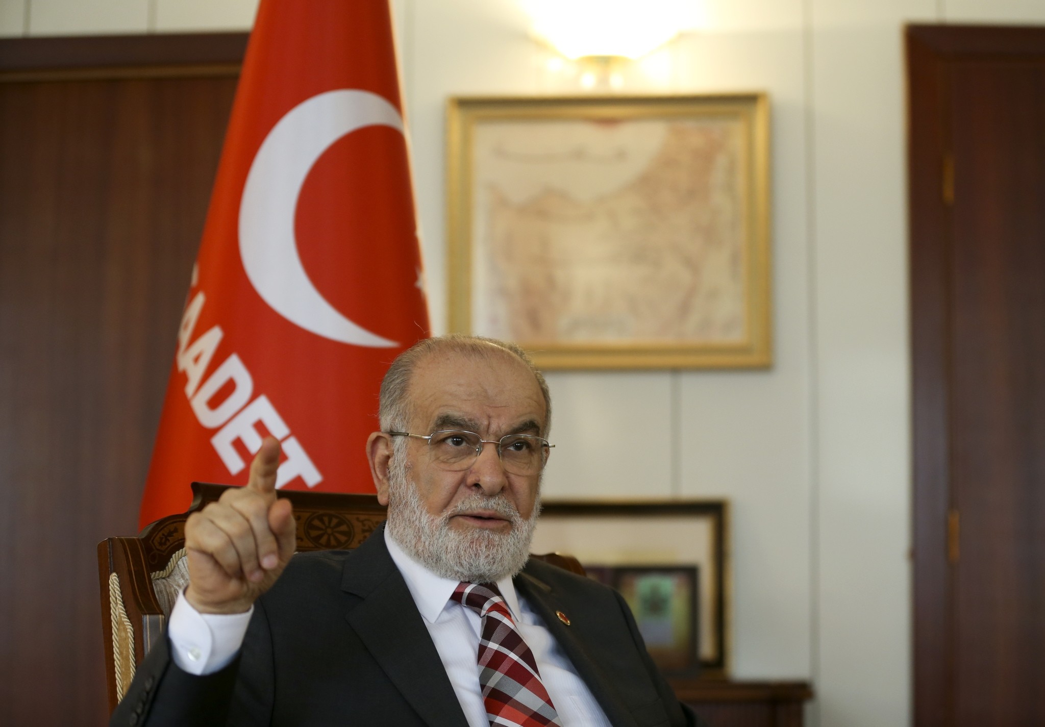 The leader of Saadet Party (Felicity Party) Temel Karamollaou011flu (AA Photo)