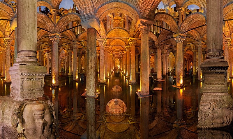 حوض الكاتيدرائية، إحدى المعالم الأثرية البيزنطية في اسطنبول. 