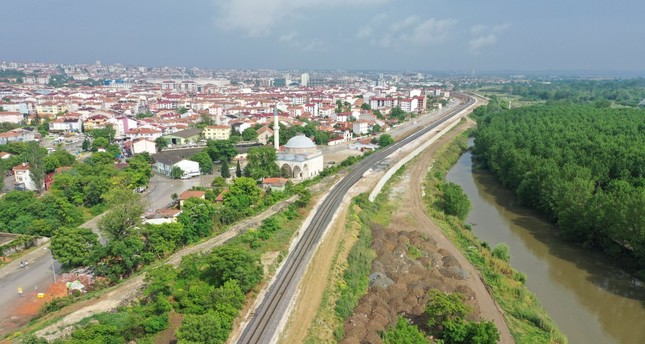 منظر جوي لمشروع سكة الحديد قيد الإنشاء، أدرنة، تركيا. 31 مايو 2023. الأناضول