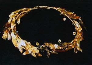 Ancient golden crown set to be returned to Turkey.