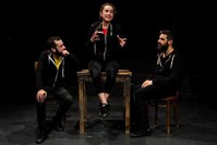 The play welcomes audiences as a classic documentary theater play witn a bitter, harsh satire, and reenacts the homicides of the NSU and dares to estimate the end of the suit.