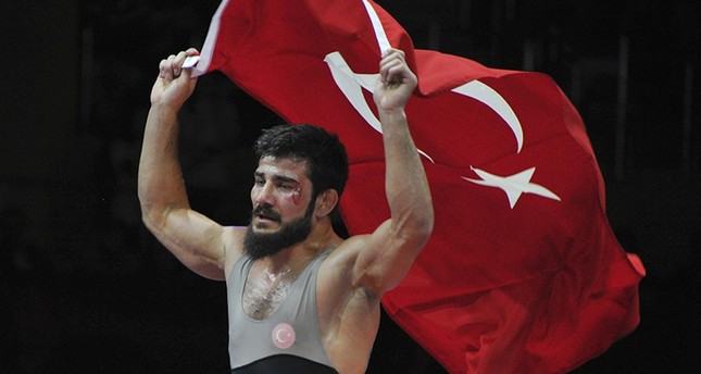 التركي دمير طاش يتوج بذهبية بطولة أوروبا للمصارعة
