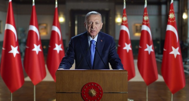 الرئيس التركي رجب طيب أردوغان في رسالة مرئية بعثها إلى قمة تركيا 2023 والمناقشات المالية المنعقدة في إسطنبول بتنظيم من مجموعة توركواز الإعلامية DHA