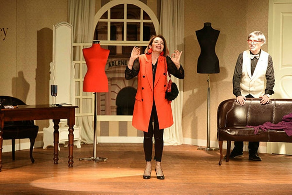 The u0130zmir Amateur Levantine Theater has been performing for 10 years, donating their revenue to different institutions every year.