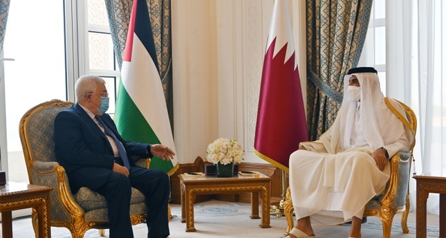 جانب من لقاء عباس مع أمير قطر بالدوحة وكالة الأناضول