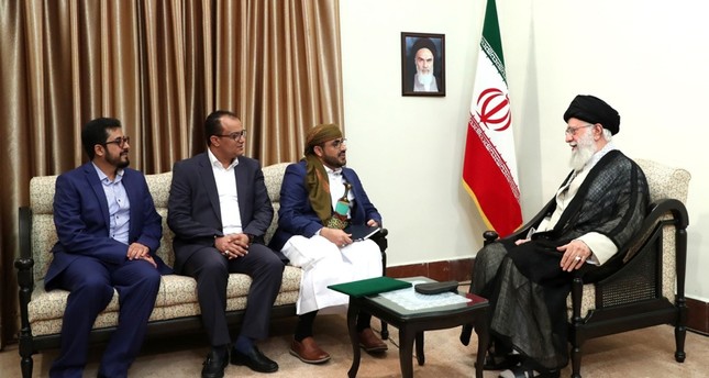 الحوثيون يعلنون تعيين سفير لليمن في طهران وحكومة هادي تستنكر