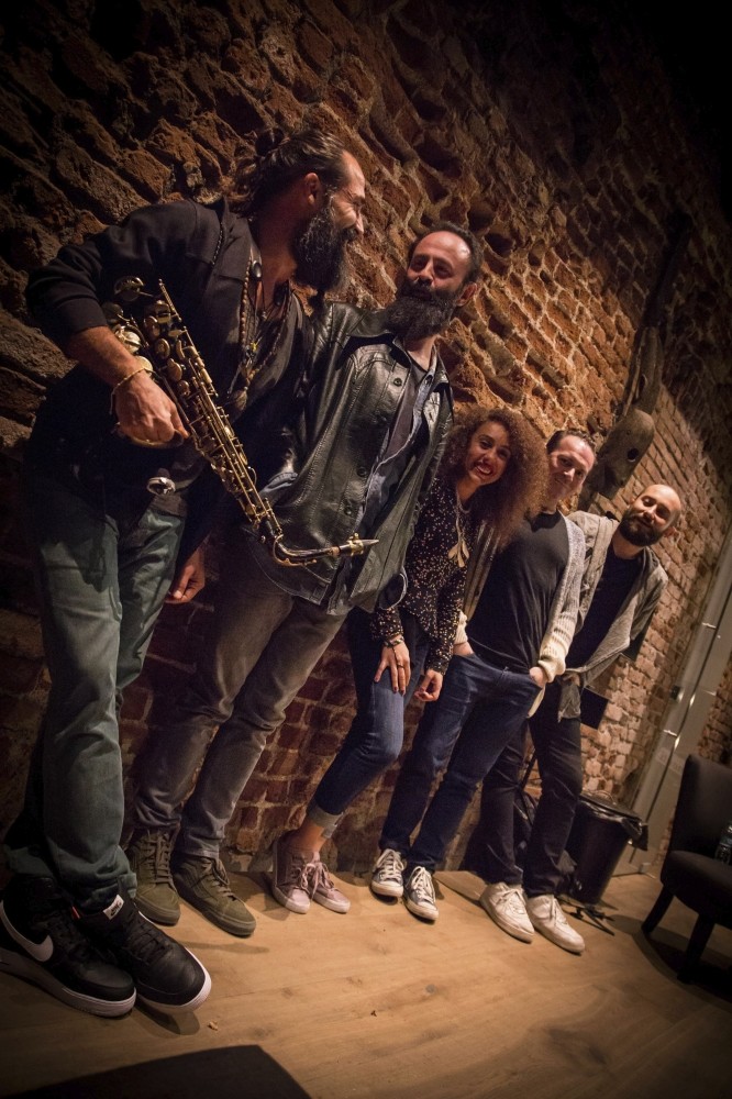 The music society FOURinthePOCKET blends Soul, funk, hip-hop and R&B songs with their authentic interpretations.