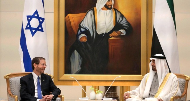 جانب من لقاء الرئيس الإسرائيلي مع ولي عهد أبو ظبي محمد بن زايد وكالة اسوشيتد برس