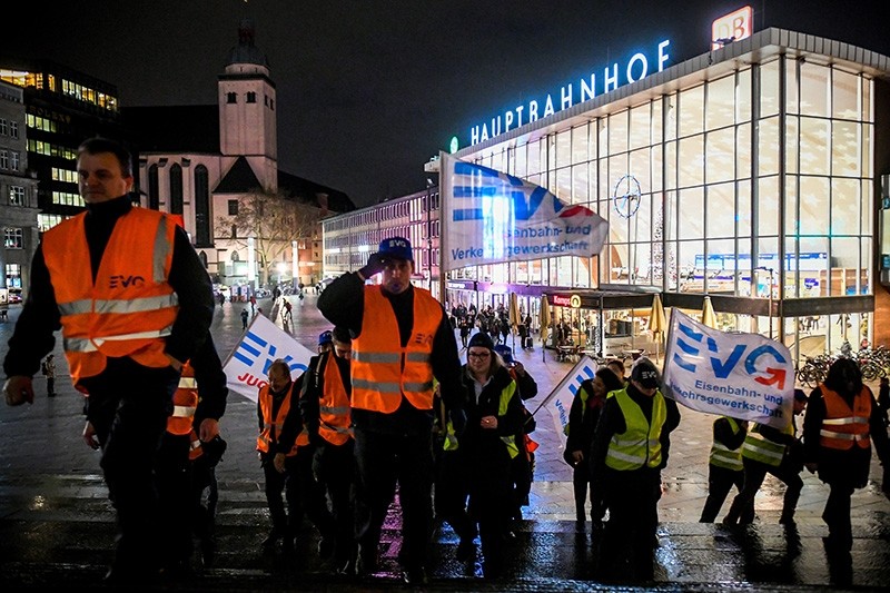 Germany hit by rail strikes after wave of ‘yellow vest’ protests in