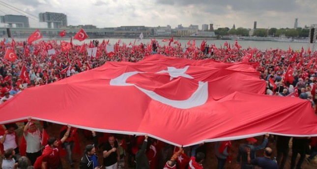 Türken versammeln sich in Berlin gegen Terror-Toleranz der EU