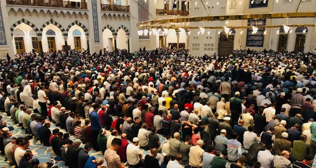 Für Muslime weltweit beginnt der Ramadan - Daily Sabah