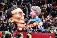 A carnival float depicts Nazi propaganda minister Joseph Goebbels holding right-wing AfD politician Bjoern Hoecke during the traditional carnival parade in Duesseldorf, Germany, March 4, 2019.