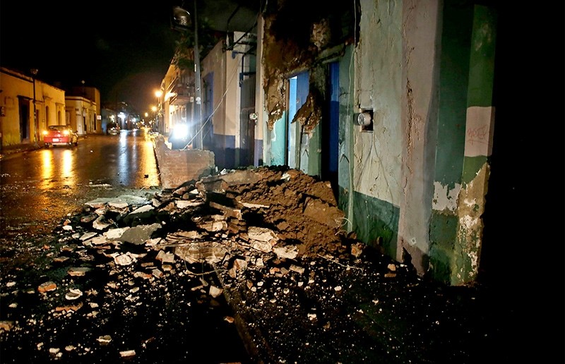  Damages to a building following the strong earthquake magnitude 8.4 on the open Richter scale that violently shook Mexico in Oaxaca, Mexico, early 08 September 2017 (EPA Photo)