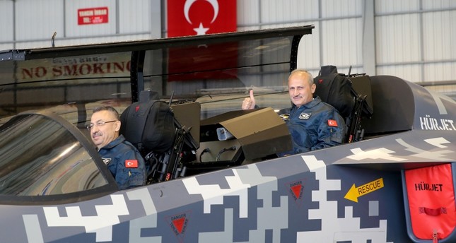 نائب الرئيس التركي فؤاد أوقطاي يشارك في معرض إسطنبول إيرشو