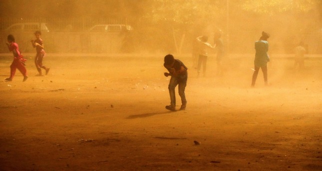 Жертвами песчаной бури и ливней в Индии стали около 66 человек — ТВ