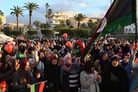 Libyan people in the capital Tripoli welcome the announcement of a cease-fire, Jan. 10, 2020. (AA)