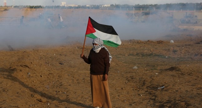 الجيش الإسرائيلي يقتل فلسطينياً ويصيب 3 آخرين عند السياج الحدودي مع غزة