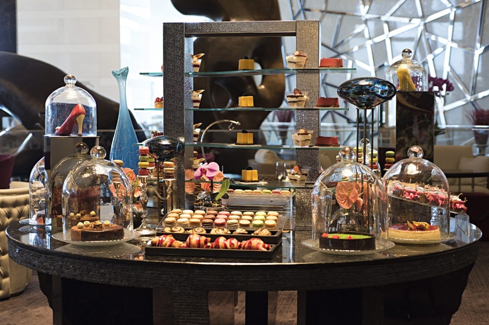 Lavinia, Raffles Zorlu