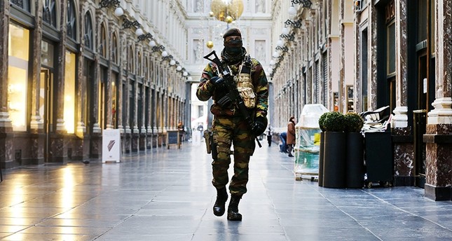 دوريات للجيش البلجيكي بعد الاعتداءات الإرهابية AP