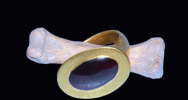 العثور على مجوهرات تعود إلى 2500 سنة جنوب غرب تركيا