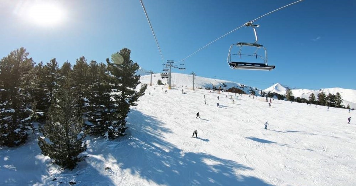 Climate Change Leaves Bulgaria S Bansko Snowless But Still Beautiful Daily Sabah