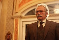  A still from ,u015eahsiyet, showing Haluk Bilginer as Agah. 