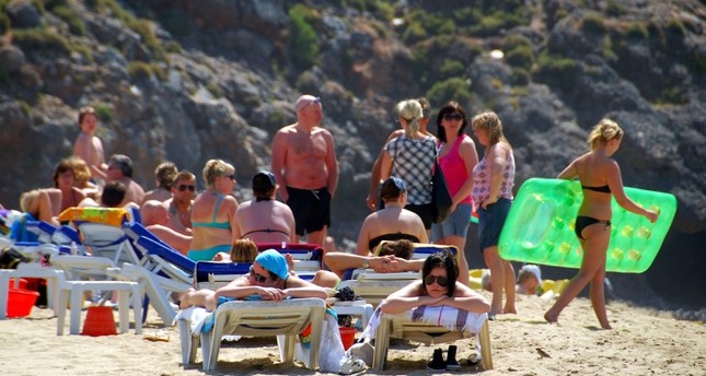توقعات بارتفاع أعداد السياح الروس والألمان إلى أنطاليا خلال العام الجاري