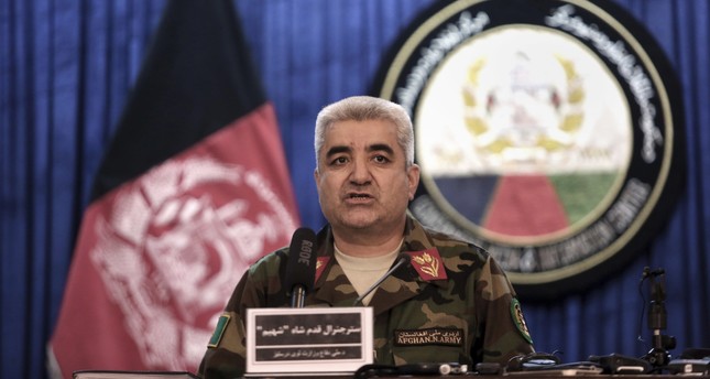 استقالة وزير الدفاع الأفغاني بالتزامن مع زيارة نظيره الأمريكي لكابول