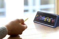 With the Popup Note window that pops up when you double-click the S Pen's button, it is now possible to take notes instantly and send the desired photo or text to someone else in seconds.