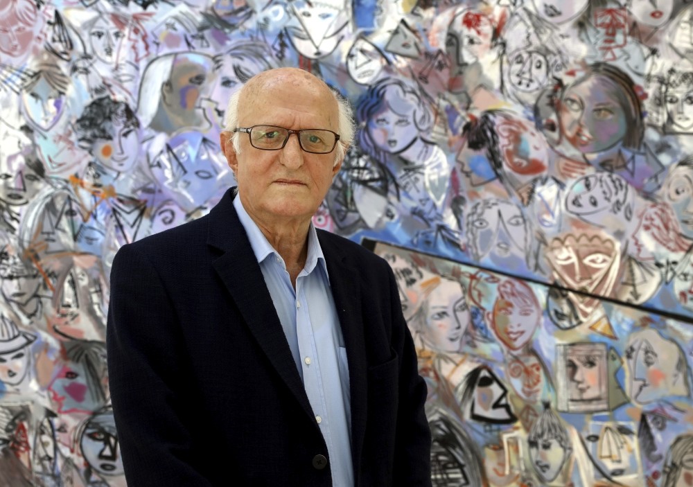 Exposing elaborated figures by Mustafa Ayaz, the exhibition is open to visitors at u0130u015f Sanat Kibele Gallery until Nov. 3.