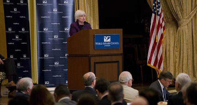 Fed S Yellen Tones Down On Us Interest Rate Hike Expectations