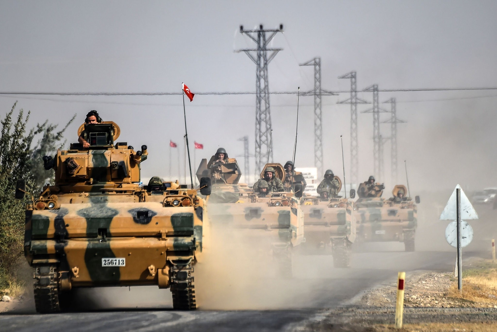Turkish Army tanks drive to the Syrian Turkish border town of Jarablus as part of counterterror operations against Daesh and PKK-affiliated terrorist groups, Aug. 25, 2016. 
