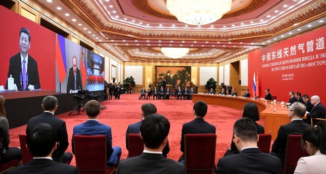 الرئيس الروسي يدشن مع نظيره الصيني خط باور أوف سايبيريا للغاز رويترز