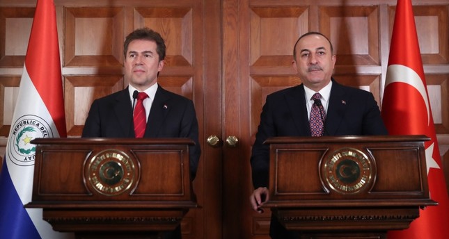 وزير الخارجية التركي مولود تشاوش أوغلو في مؤتمر صحفي مشترك مع وزير خارجية باراغواي لويس ألبيرتو كاستيغليوني