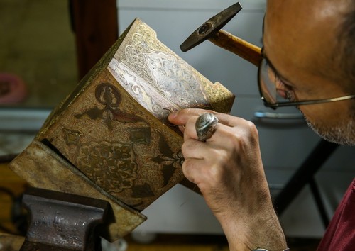 ØªØ±ØµÙØ¹ Ø§ÙØµØ¯Ù ÙÙÙØ´ Ø§ÙØ°Ùب.. ØØ±ÙØ© Ù
Ù
ÙØ²Ø© Ù٠إزÙ
ÙØ± ÙØªÙØ§Ø±Ø«ÙØ§ Ø§ÙØ£ØÙاد Ø¹Ù Ø§ÙØ£Ø¬Ø¯Ø§Ø¯