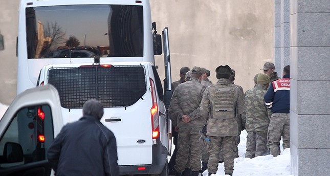 Erstes FETÖ-Urteil: Zwei Soldaten zur lebenslangen Haft verurteilt