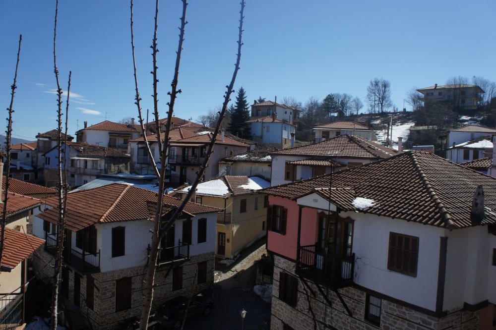 The village of Arnea in Thessaloniki has an Ottoman past where it hosted Greeks that came from Anatolia during the 1924 population exchange.