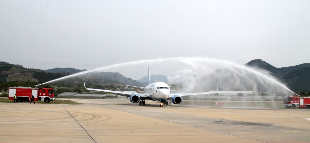 A water salute welcomed the first direct flight from Moscow to Alanya.