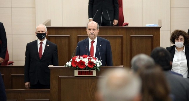 رئيس شمال قبرص التركية المنتخب يؤدي اليمين الدستورية