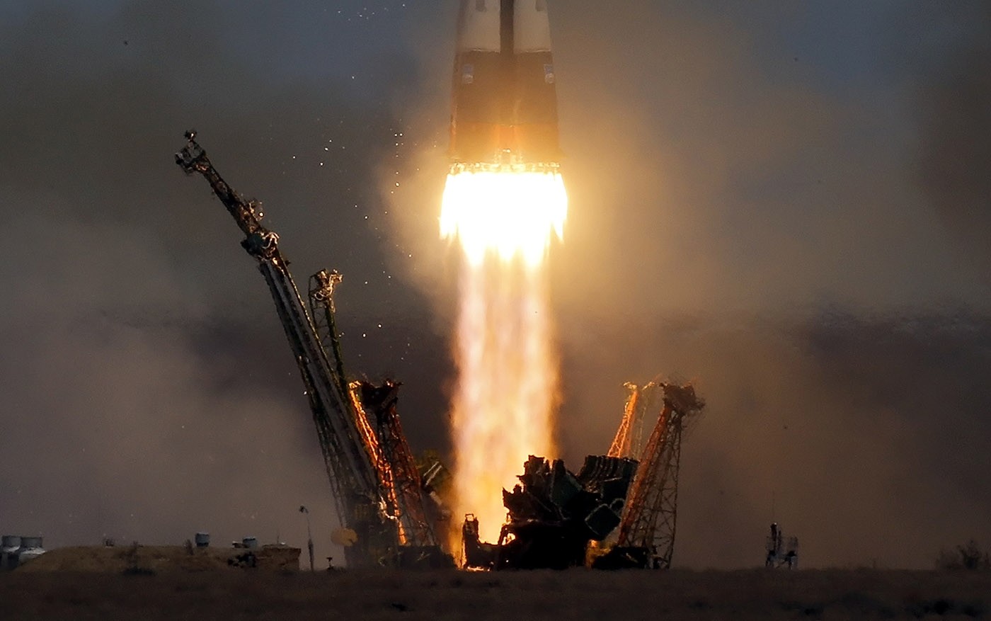 Soyuz capsule carrying American, Russian duo blasts off for space station