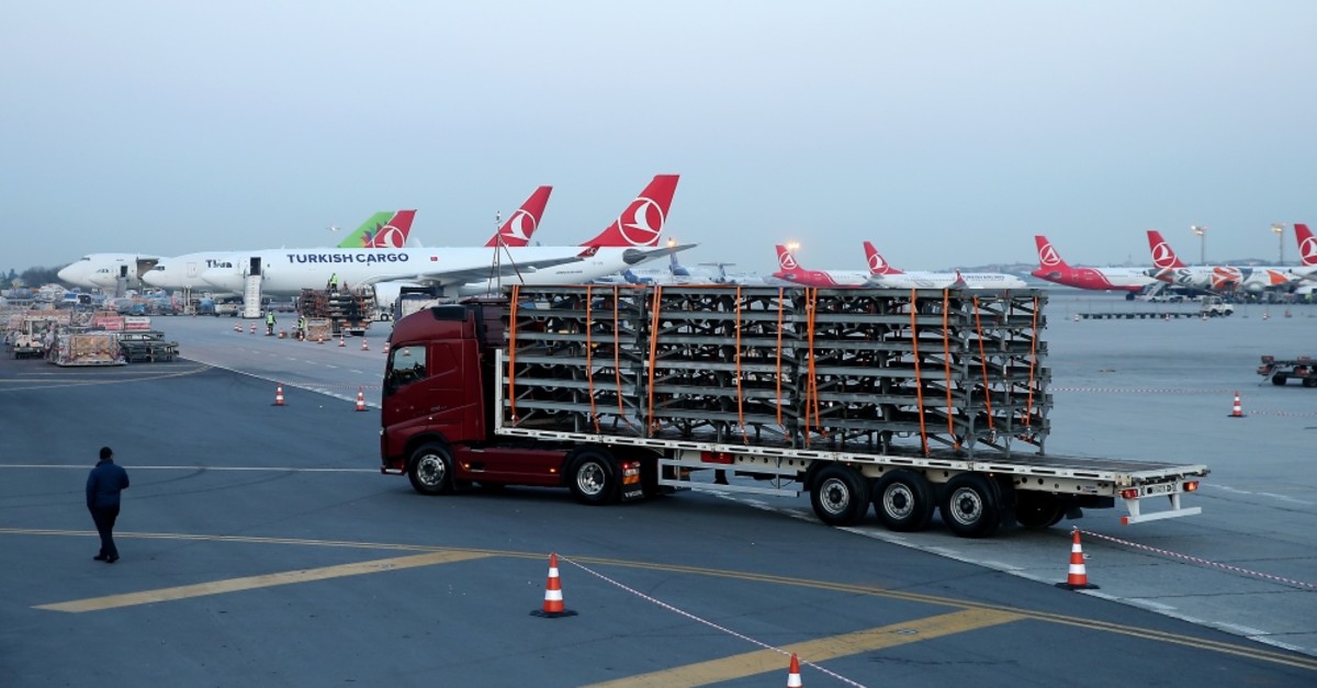Turkish Airlines aircraft are prepared to take off for Istanbul Airport while trucks will have carried 47,300 tons of equipment in a massive logistical operation that brings Turkey's national flag carrier to its new home.