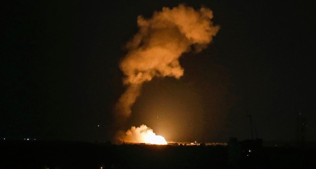 الجيش الإسرائيلي يشن غارت على مواقع متفرقة بقطاع غزة