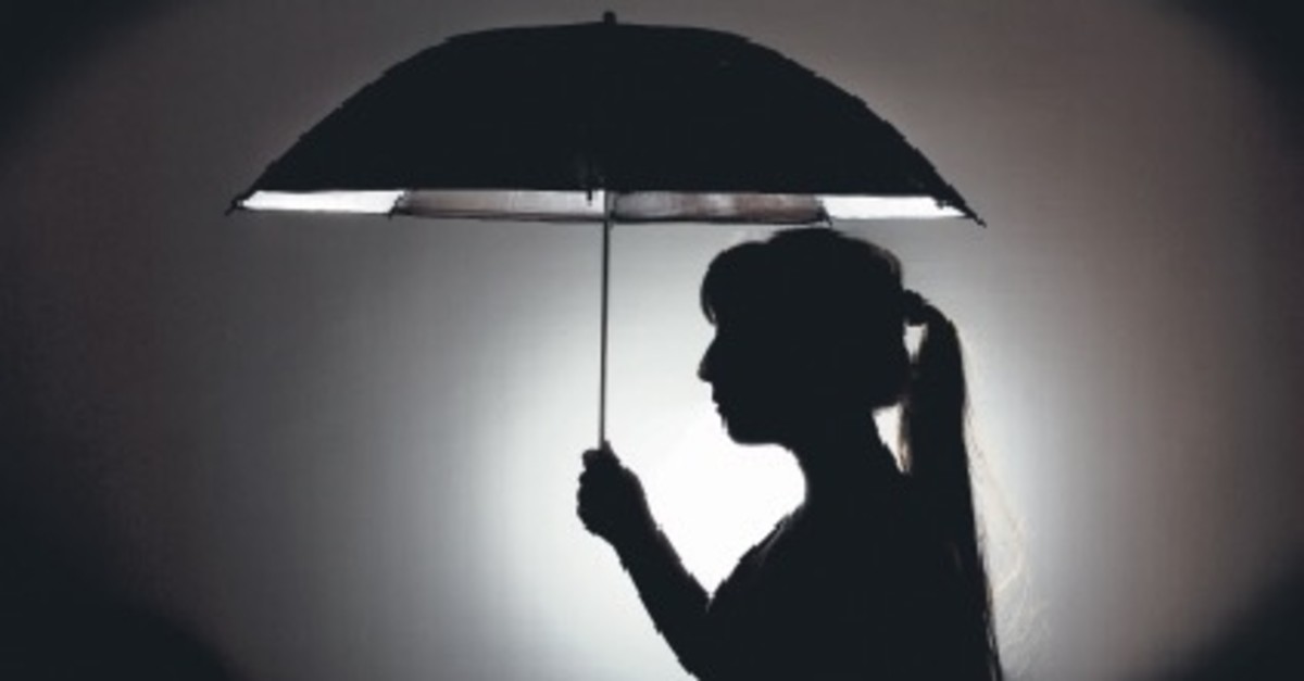 1000 பொய் சொல்லி கல்யாணம் பண்ணலாம்-னு சொல்வது ஏன் சில வியப்பூட்டும் தகவல்கள்..! 3 Superstitions busted: Opening an umbrella indoors | Daily Sabah