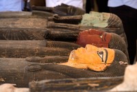 السلطات المصرية تعلن العثور على مئات المومياوات في سقارة