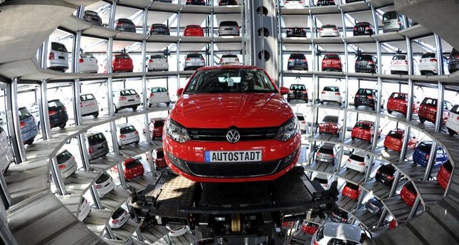 رسوم ترامب قد تخفض صادرات السيارات الألمانية إلى واشنطن للنصف