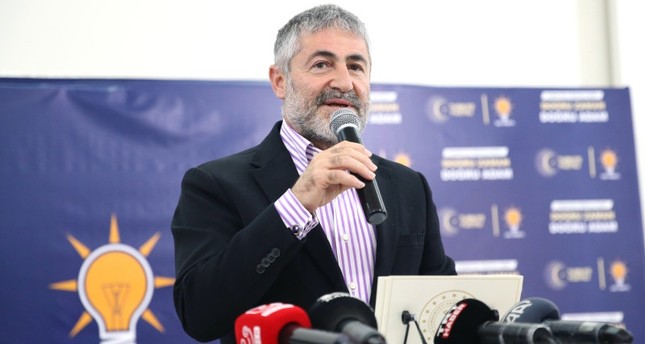 وزير الخزانة والمالية التركي نورالدين نباتي يلقي كلمة خلال اجتماع لحزب العدالة والتنمية في ولاية مرسين جنوبي تركيا 19-5-2023 صورة: الأناضول