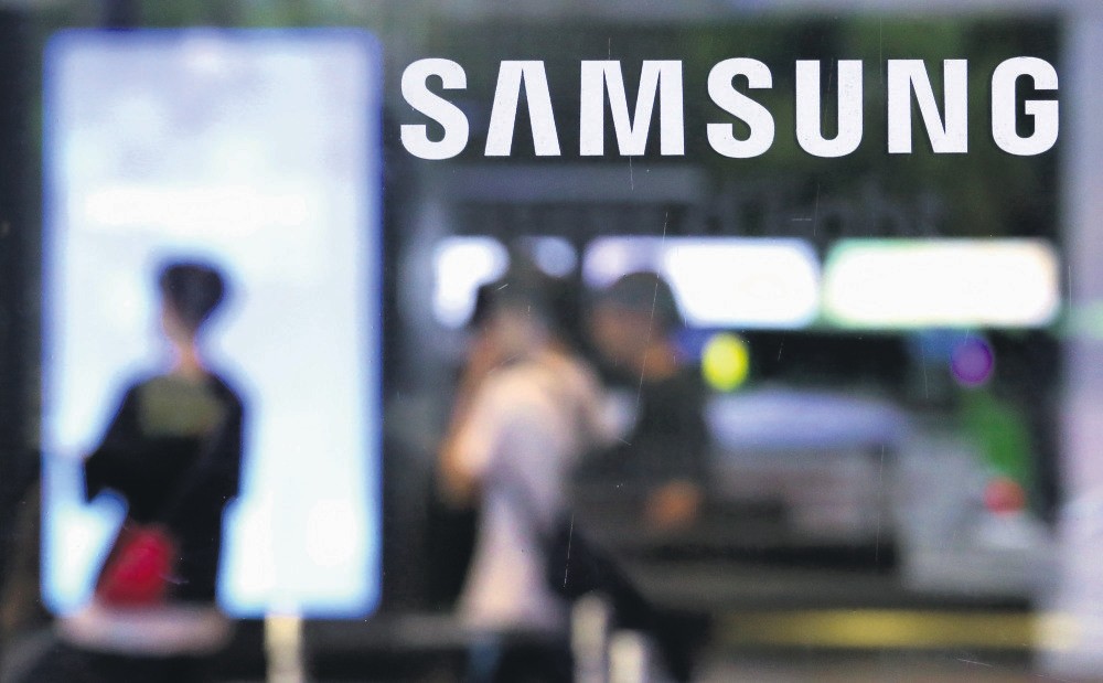 Samsung estimated its operating profit for April-June at 14 trillion won ($12.1 billion), up from 8.14 trillion won a year earlier.
