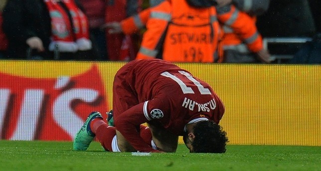 المخرج يقطع لحظة سجود محمد صلاح في احتفاله بالتسجيل أمام روما - Daily Sabah Arabic