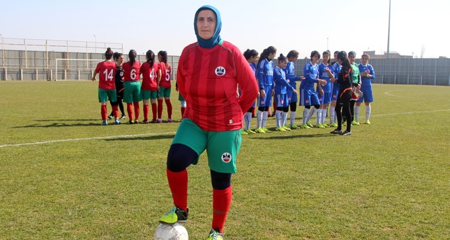 Ay signed a contract with the club and took the field in a match against Ergani Anadolu İmam Hatip Lisesi.